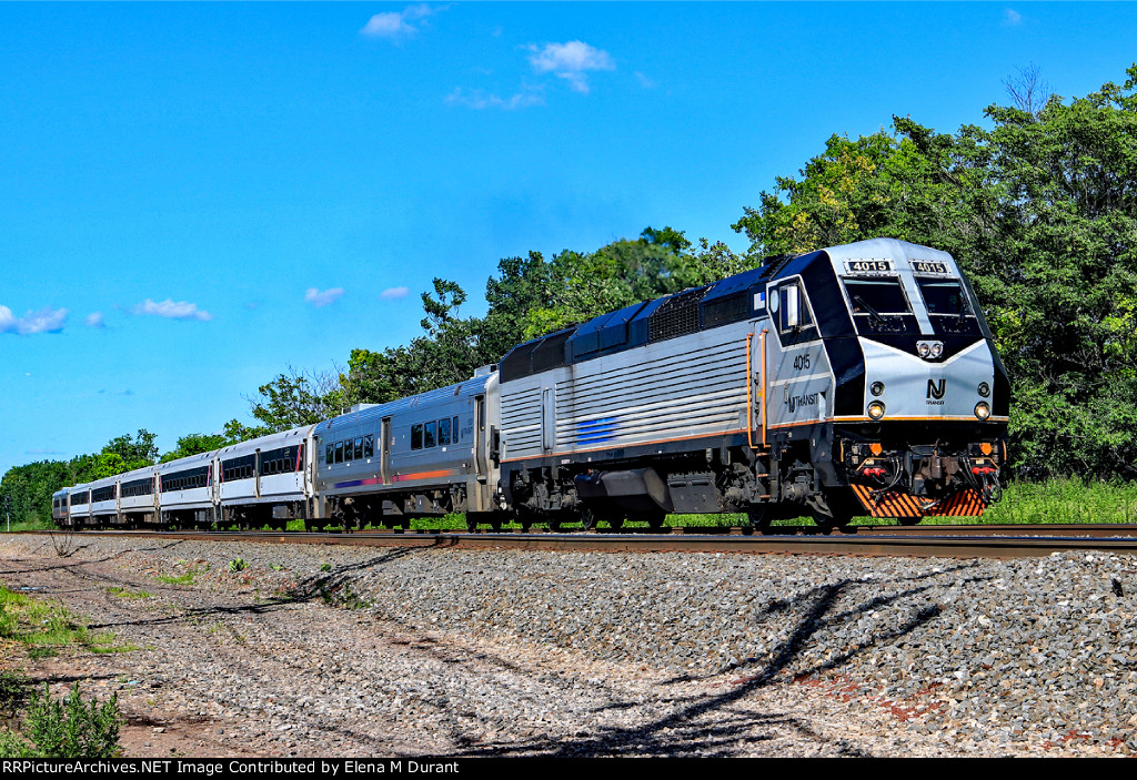 NJT 4015 on train 5733